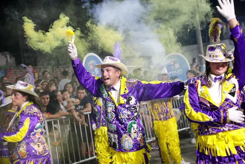 COLOR Las murgas volvern a desplegar su alegra por las calles del distrito