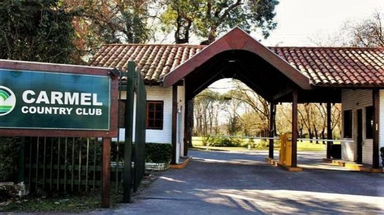 El ingreso al country Carmel donde fue asesinada María Marta. .