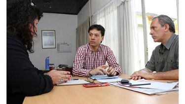 Juan Pablo Trovatelli (ctro.): “Vamos a insistir para que los vecinos no se resignen a pagar montos exorbitantes.”.