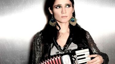 Hoy: “Otra cosa”, de Julieta Venegas.