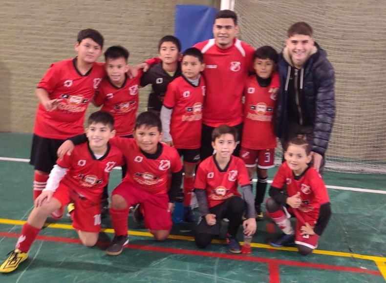 PROMOCIONALES. La categoría 2013 de Sportivo Pilar se impuso por 4-3 ante UAI Urquiza.