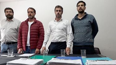 CARPETAS. Con las firmas en la mesa, el Frente Pilarense adelantó el proyecto..