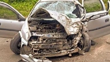 El conductor del automóvil, de 65 años, murió de forma instantánea tras el choque. Foto @juancaimpacto.