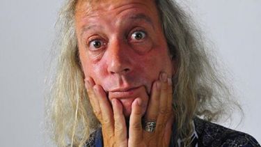 Diego Capusotto repasa su vida y trayectoria en el Teatro Gran Pilar.