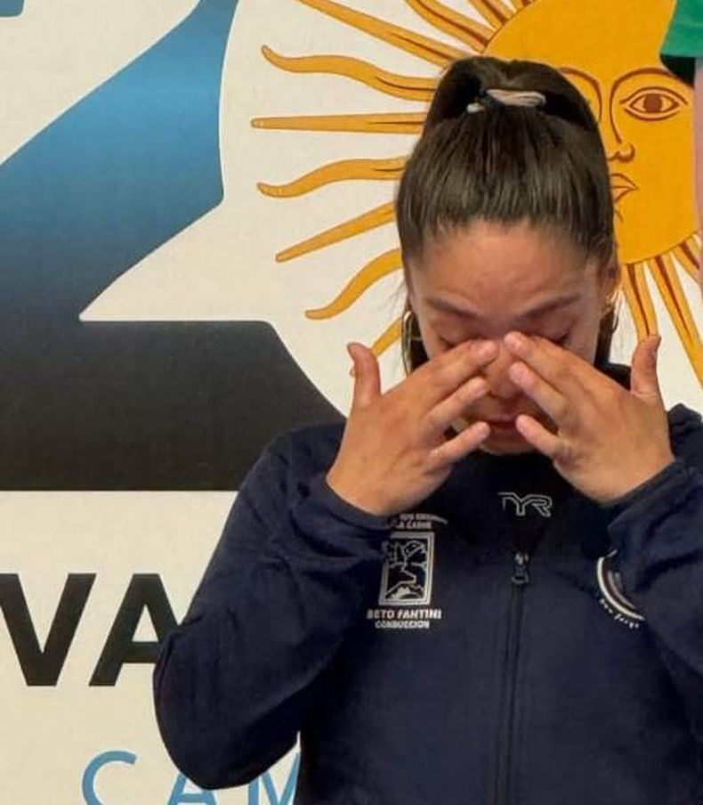Martína Mendoza y su emoción en el podio del Cenard.