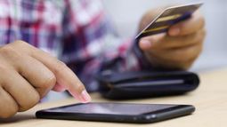 Las víctimas son atraídas principalmente a través de redes sociales o de mensajes directos en aplicaciones como&nbsp;WhatsApp.