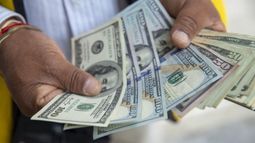 Mirá a cuánto cotiza el dólar blue, el dólar ahorro, el dólar tarjeta y el dólar turista en Argentina, según el promedio del Banco Central. Mirá a cuánto cotiza el dólar blue, el dólar ahorro, el dólar tarjeta y el dólar turista en Argentina, según el promedio del Banco Central.