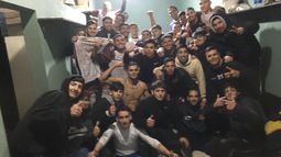 DESAHOGO. Los jugadores de Monterrey festejan el triunfo clásico. DESAHOGO. Los jugadores de Monterrey festejan el triunfo clásico.