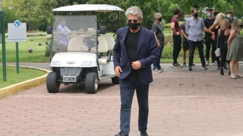 AMIGOS. Ricardo Darín llegó para darle el último adiós. .