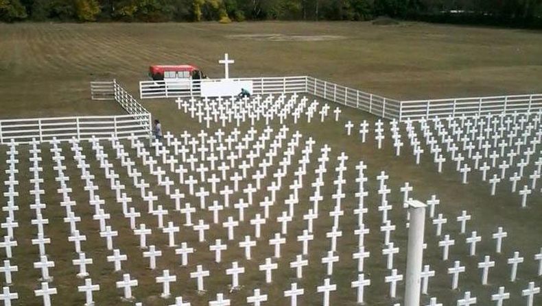 El cenotafio de Malvinas, en el kilómetro 6 de la ruta 28.