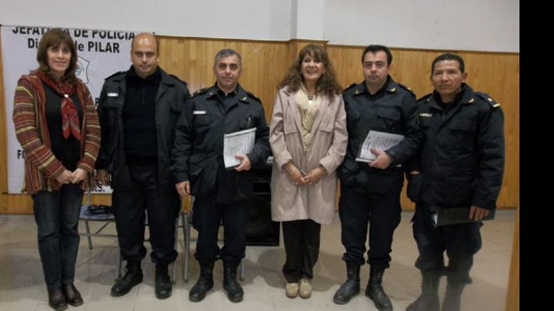 Foros y autoridades policiales volvieron a analizar la situación de Presidente Derqui..