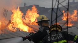 ACCIÓN. Los Bomberos Voluntarios necesitan de los fondos para equiparse..