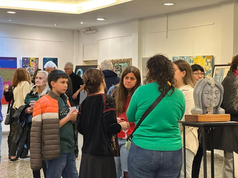 La Asociación Italiana abrió su 26° Muestra de Arte Pilarense.