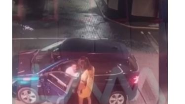 Flor y Nico en una estación de servicio de Pilar. Foto: Los Ángeles de la Mañana.