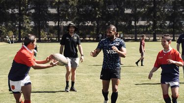 Los Pumas 7s con su capitán Gastón Revol jugando con el Mix Ability de Deportiva.