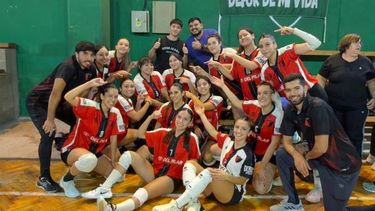 Derqui y su festejo en San Andrés. Derqui y su festejo en San Andrés.