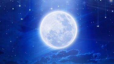 luna llena en acuario: ¿que energia nos brinda?