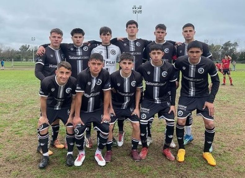 EQUIPO. La Tercera de Real volvió al triunfo y se acomodó en la pelea por el título.