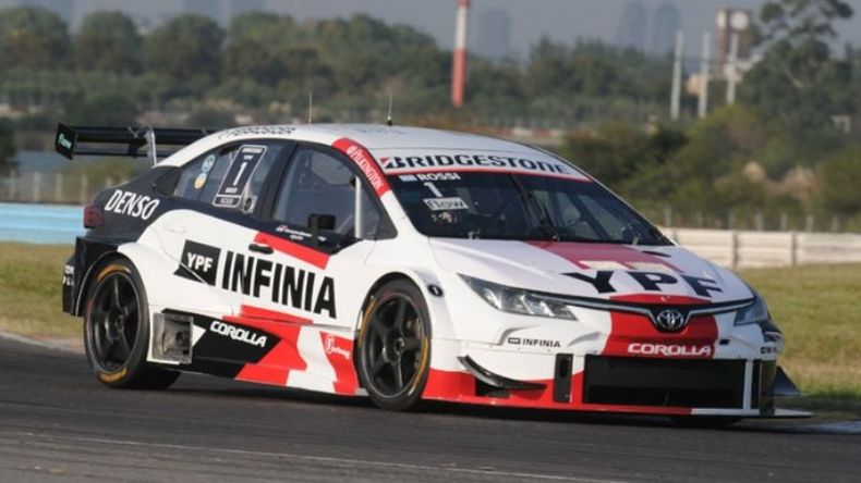 Rossi y el Toyota campeón.