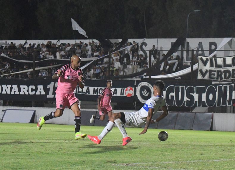 REGRESO Riquelme que jug en la parte final de la Copa Argentina espera su chance para jugar
