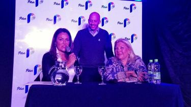 Carrió, junto a Ducoté y Marcela Campagnoli..