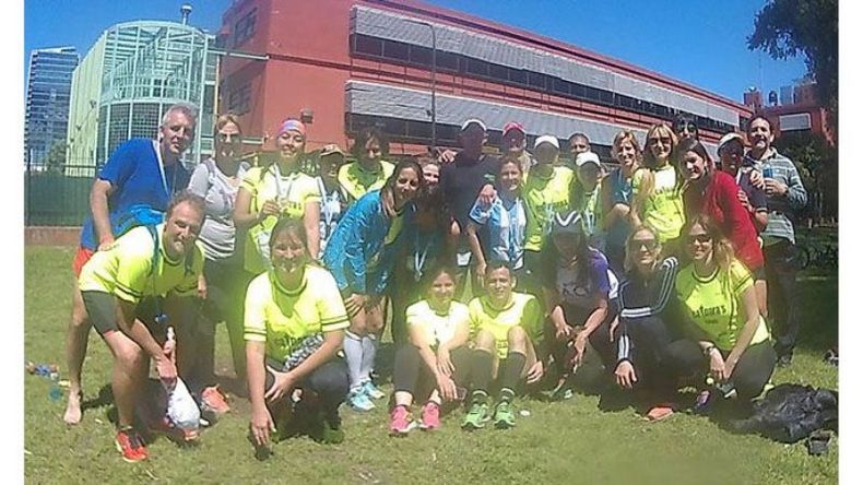 TODOS LLEGARON. Los integrantes del Caldaras Running Team dijeron presente en el Maratón de Buenos Aires..