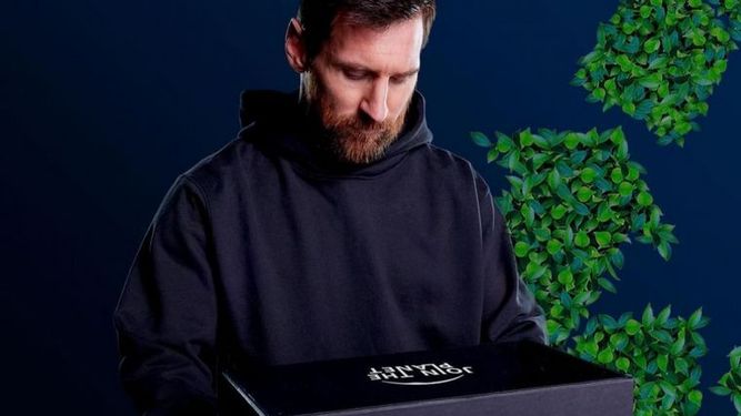 Messi lanza réplicas de su botín izquierdo para ayudar a la conservación del Río Paraná
