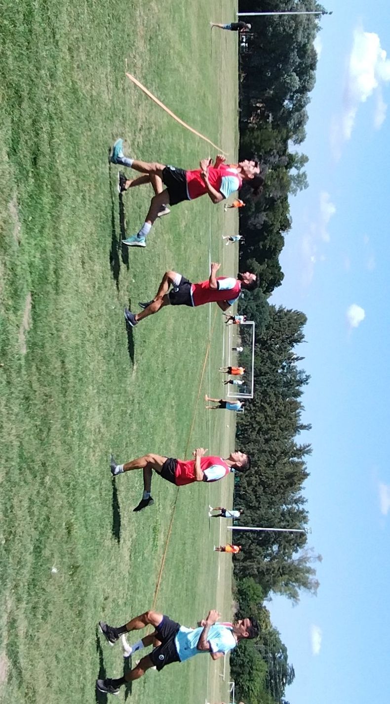A CORRER. Los jugadores de Real Pilar arrancaron los trabajos de pretemporada.