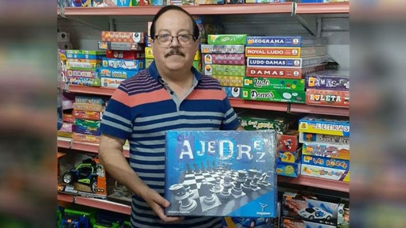 VENTA DE TABLEROS. Alfredo Ventura sostiene que se disparó..