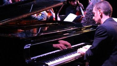 Arrancó el ciclo de grandes pianistas