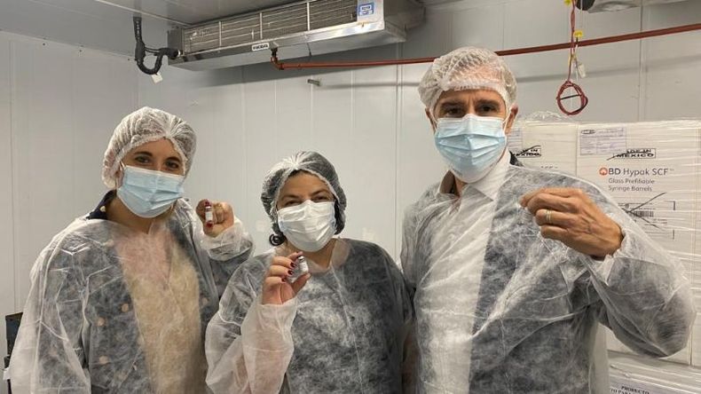 La producción de la vacuna Sputnik V en Argentina ya se inició y se espera la aprobación para fabricarla en Pilar de forma masiva..