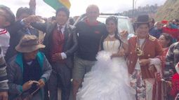 FUROR. La pareja del Dakar y su foto con Naivirt, circuló por los medios bolivianos..