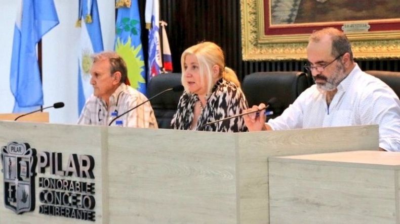 AGRADECIDA. Pombo volvió a ser designada presidenta del Concejo Deliberante..