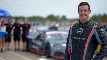 Diego Azar avanzó 12 lugares con el Mercedes Benz. Diego Azar avanzó 12 lugares con el Mercedes Benz.