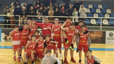 Los U13 de Sportivo Pilar celebraron en el Microestadio de Escobar.
