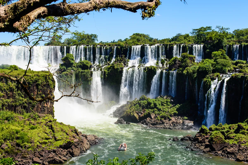 Las Cataratas del Iguazú pueden ser la opción perfecta para una escapada. (Shutterstock)..webp