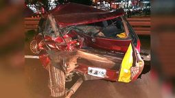 DESDE ATRÁS. Así quedó el Alfa Romeo tras ser impactado..