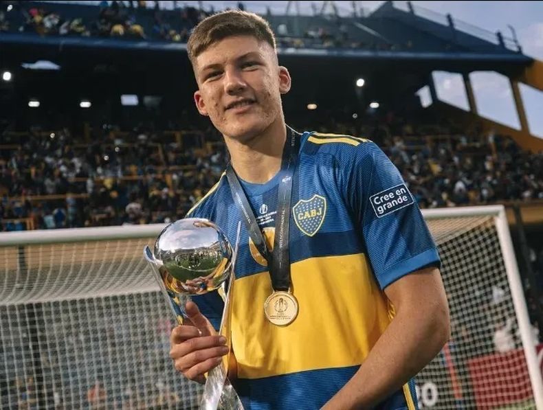Román Rodríguez es campeón Intercontinental Sub 20 de fútbol con Boca Juniors.
