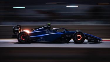Franco Colapinto acelerando en el cierre de la pretemporada en Bahrein.