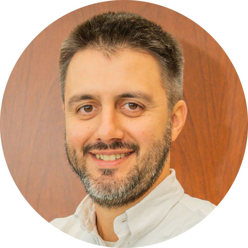 EMILIANO FERRARI (1) WEB.jpg