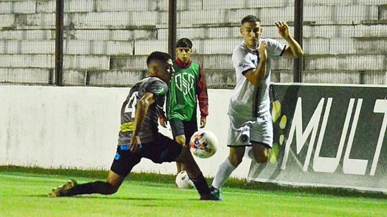 ARTILLERO. Junto a Tabone, Crego lleva 2 goles en el Apertura. (FOTO: Fredy Caballero)..