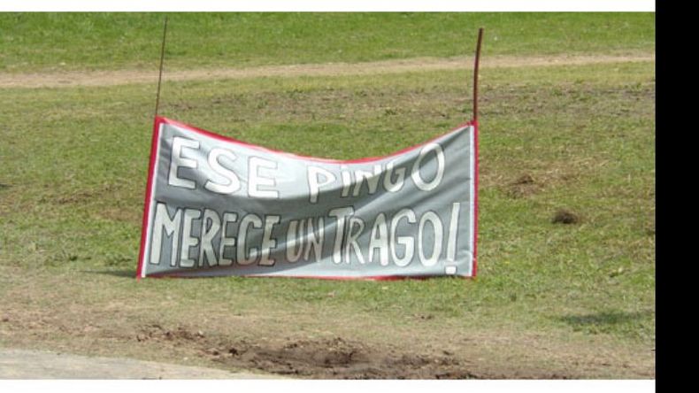 CONSIGNA Y BANDERA. “Ese pingo merece un trago”..