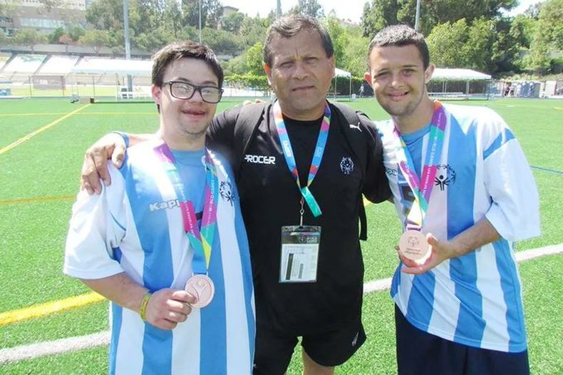 Bronce: Jorge Suárez y sus dirigidos con las medallas al tercer puesto en Los Ángeles 2015.