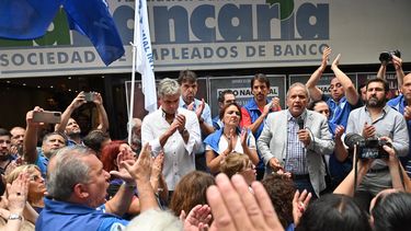 los bancarios acordaron un nuevo aumento que lleva el sueldo basico a $1,2 millones