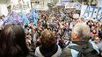 MARCHA. El jueves, los docentes pararon por la situación de Chubut..