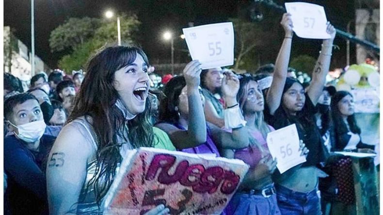 SORPRESA. Una de las ganadores al escuchar el anuncio..