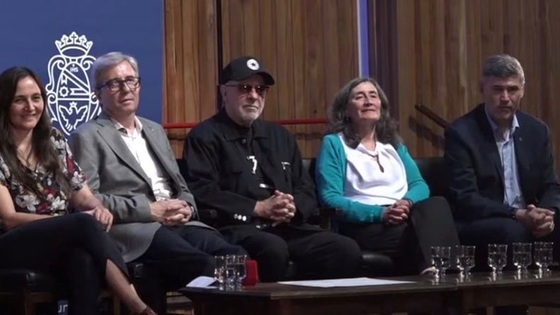 Un reconocimiento por su compromiso social y cultural. (La Voz).