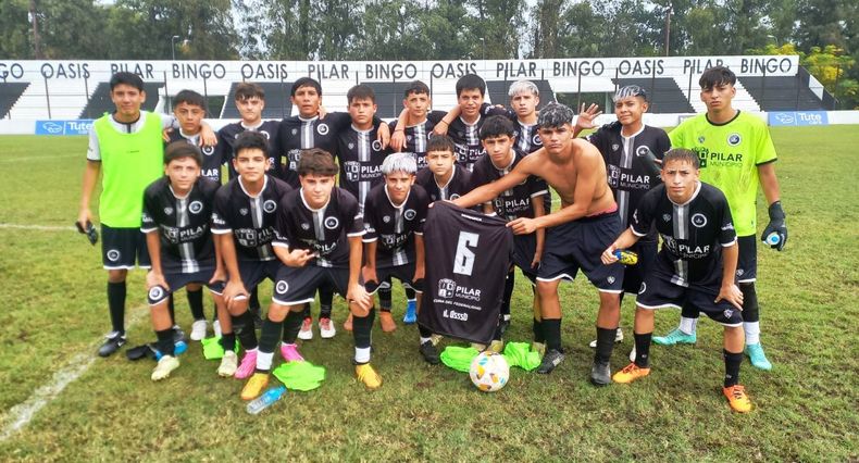 EQUIPO. La Octava de Real Pilar ganó y lidera con puntaje perfecto su división.