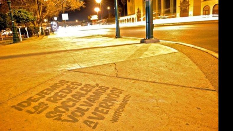 Watchavato, artista callejero mejicano, y su idea sobre las redes..
