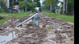 NO PASAR. Vecinos cerraron el tránsito en La Cárcova, en Villa Rosa..